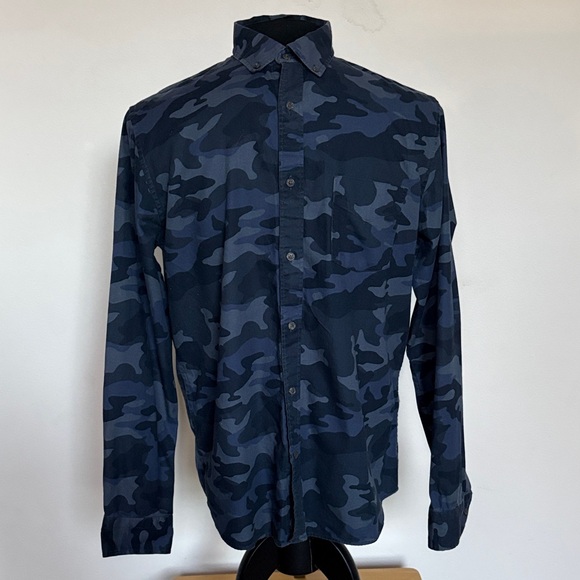Banana Republic Other - Banana Republic Untucked Slim Fit Men's Camouflage Button-Up Shirt Size Large